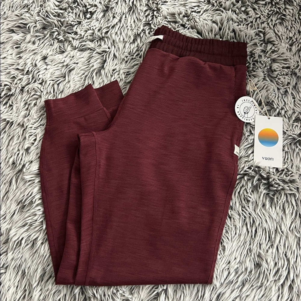 Vuori Women’s Burgundy Drawstring Joggers